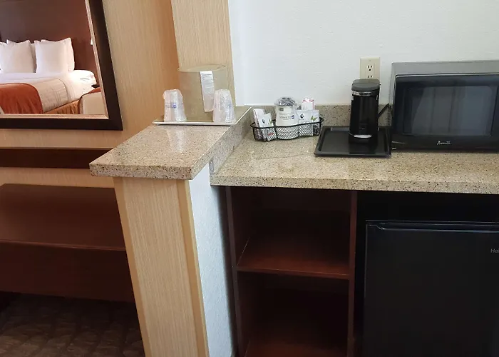 Best Western San Dimas Hotel y Suites